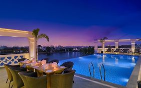 Brahma Niwas - Luxury Lake View Hotel With Infinity Pool, Udaipur